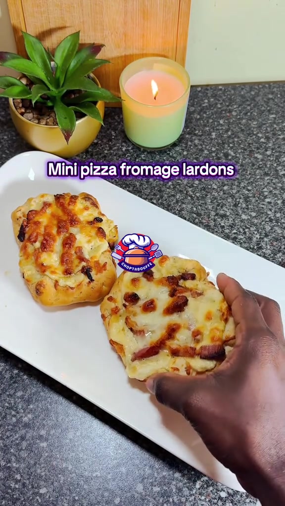 Mini Pizza de Queso y Bacon